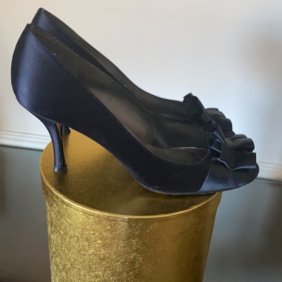 Stuart Weizman heels in excellent condition size11 - Picture 4 of 6